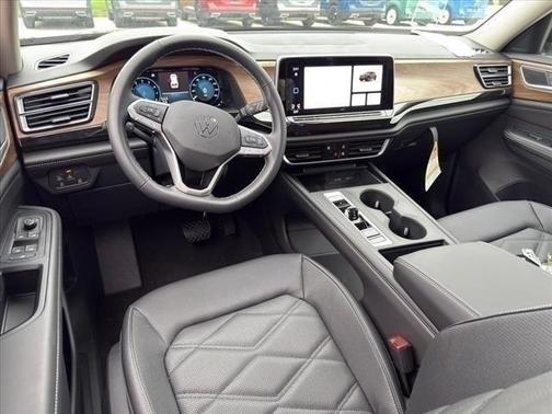 2025 Volkswagen Atlas 2.0T SE