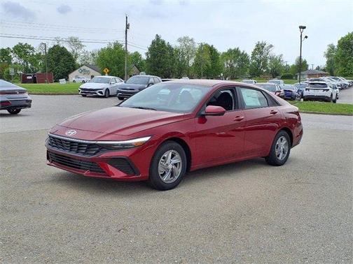2025 Hyundai ELANTRA SE