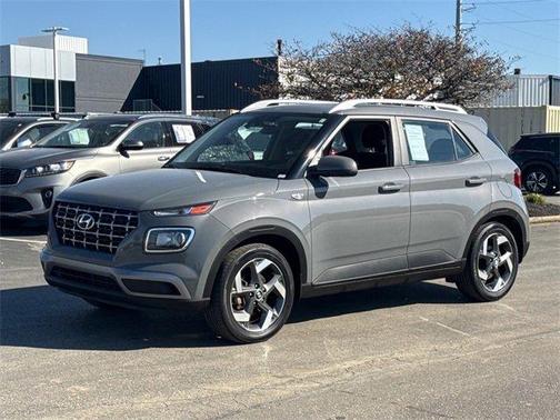 2023 Hyundai VENUE SEL