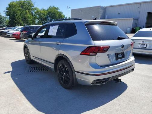 Pyrite Silver Metallic 2022 Volkswagen Tiguan 2.0T SE R-Line Black