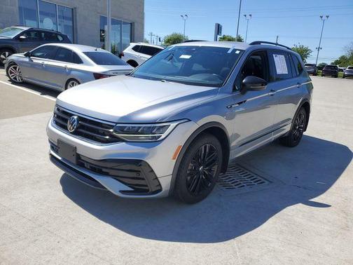 Pyrite Silver Metallic 2022 Volkswagen Tiguan 2.0T SE R-Line Black