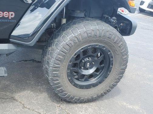 Black Clearcoat 2020 Jeep Gladiator Rubicon