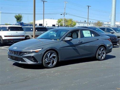 2025 Hyundai ELANTRA Limited