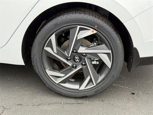 2025 Hyundai ELANTRA HEV SEL Sport