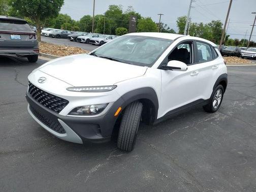 Lunar White 2023 Hyundai KONA SE