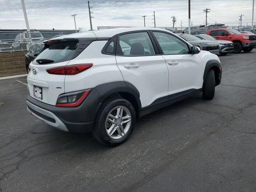 Lunar White 2023 Hyundai KONA SE