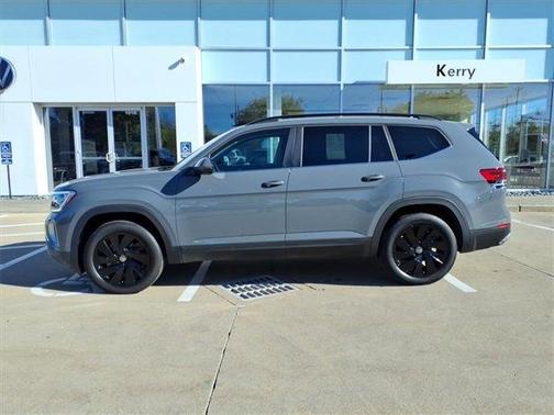 2025 Volkswagen Atlas 2.0T SE