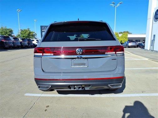 2025 Volkswagen Atlas 2.0T SE