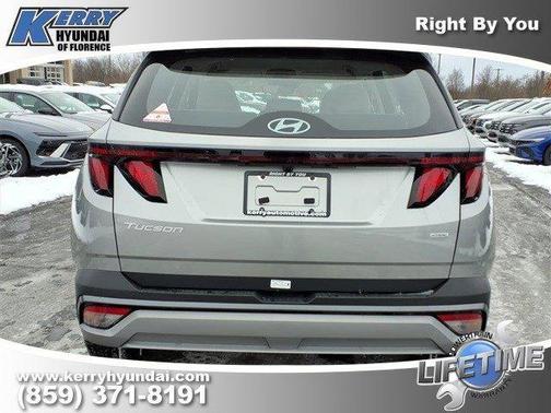 2026 Hyundai TUCSON SE