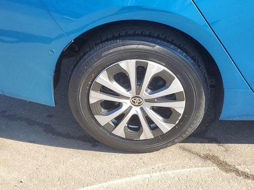 2021 Toyota Prius LE