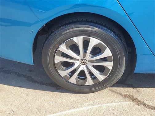 2021 Toyota Prius LE