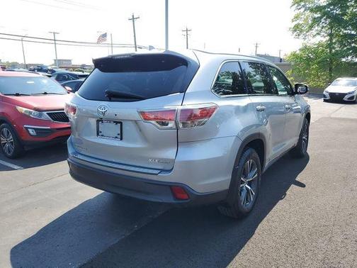 Silver Sky Metallic 2016 Toyota Highlander XLE