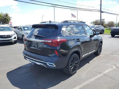 Cherry Black 2023 Kia Seltos Nightfall