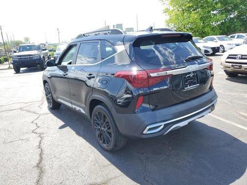 Cherry Black 2023 Kia Seltos Nightfall