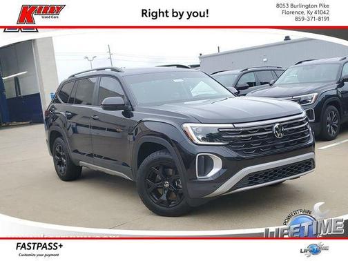Deep Black Pearl Effect 2024 Volkswagen Atlas 2.0T Peak Edition SE w/Technology