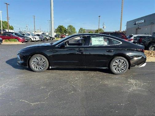 2025 Hyundai SONATA Hybrid SEL