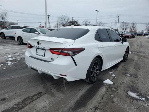 2024 Toyota Camry SE