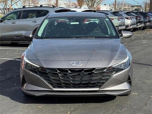 2023 Hyundai ELANTRA SE