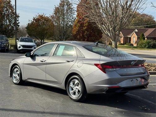 2023 Hyundai ELANTRA SE