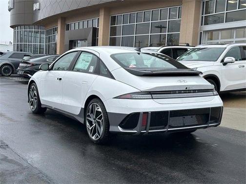 2025 Hyundai IONIQ 6 SEL