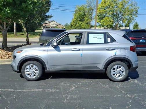2026 Hyundai VENUE SE