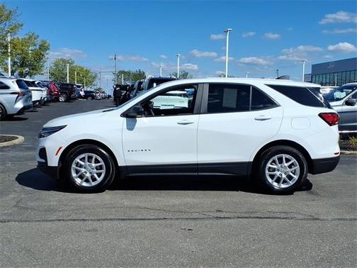 2022 Chevrolet Equinox LS