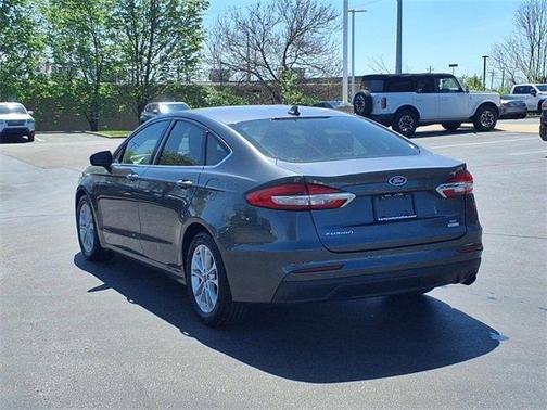 2020 Ford Fusion SE