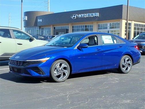 2025 Hyundai ELANTRA Limited