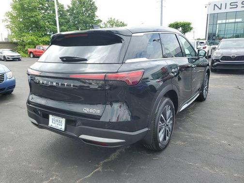 Diamond Black 2026 INFINITI QX60 Luxe