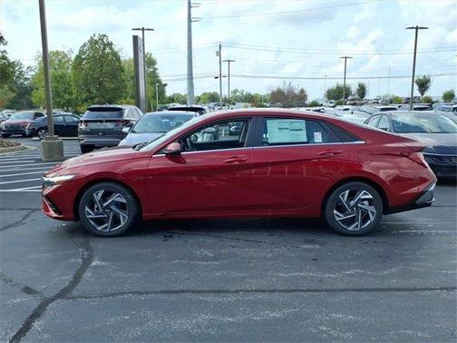 2025 Hyundai ELANTRA Limited