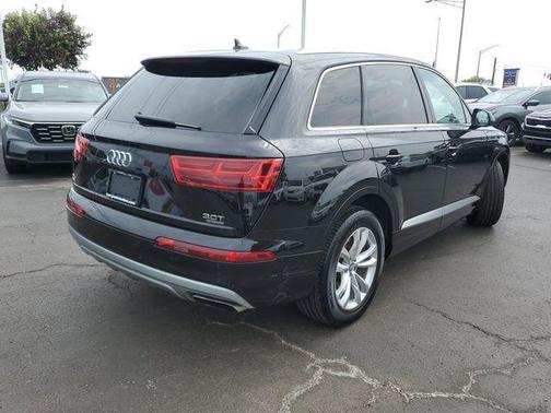 Orca Black Metallic 2018 Audi Q7 3.0T Premium Plus
