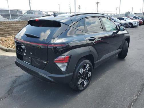 Abyss Black Pearl 2025 Hyundai KONA SEL