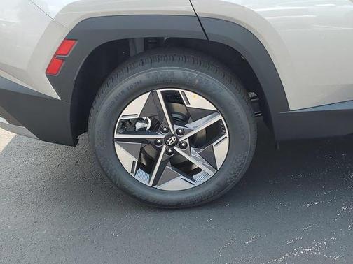 Shimmering Silver 2026 Hyundai TUCSON SEL
