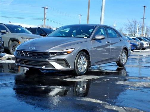 2026 Hyundai ELANTRA SE