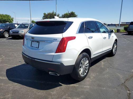 Crystal White Tri-Coat 2019 Cadillac XT5 Luxury