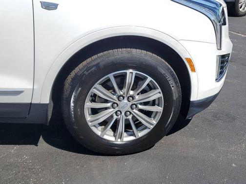 Crystal White Tri-Coat 2019 Cadillac XT5 Luxury