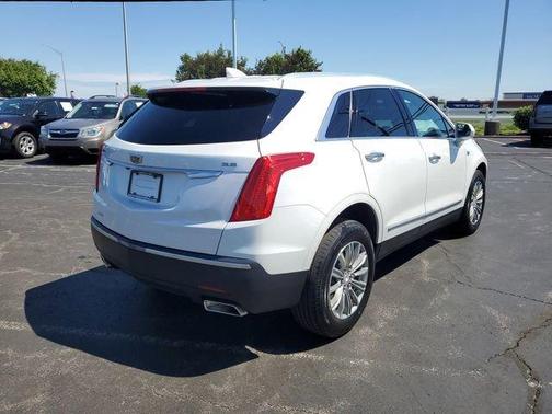 Crystal White Tri-Coat 2019 Cadillac XT5 Luxury