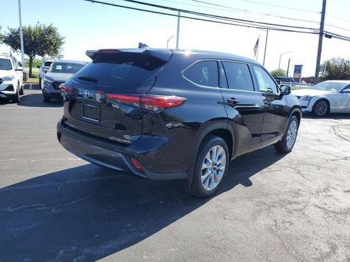 Midnight Black Metallic 2020 Toyota Highlander Limited