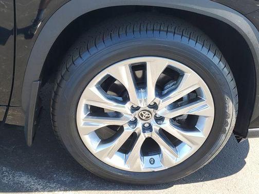Midnight Black Metallic 2020 Toyota Highlander Limited