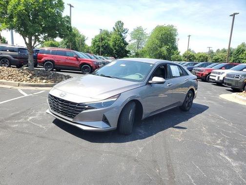 Metal 2023 Hyundai ELANTRA SEL