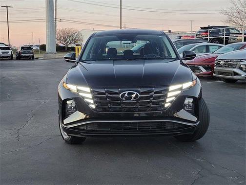 2023 Hyundai TUCSON SE