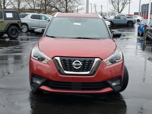 2020 Nissan Kicks SR
