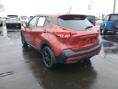 2020 Nissan Kicks SR