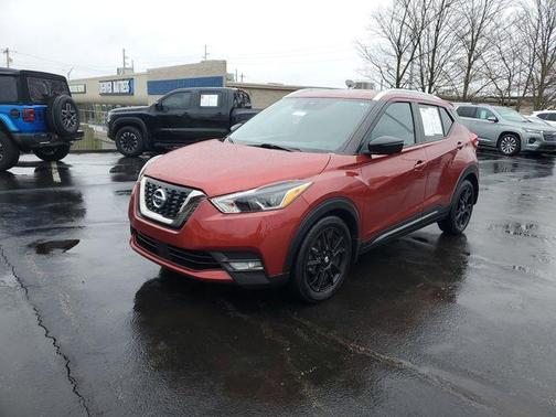 2020 Nissan Kicks SR