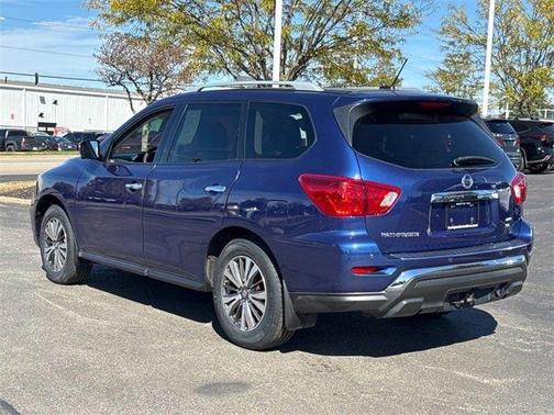 2017 Nissan Pathfinder SL