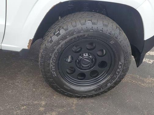 Summit White 2023 Chevrolet Colorado WT