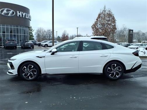 2025 Hyundai SONATA SEL