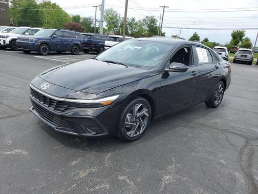 Black 2025 Hyundai ELANTRA HEV SEL