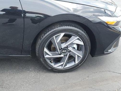 Black 2025 Hyundai ELANTRA HEV SEL