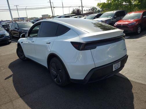 Pearl White Multi 2026 Tesla Model Y